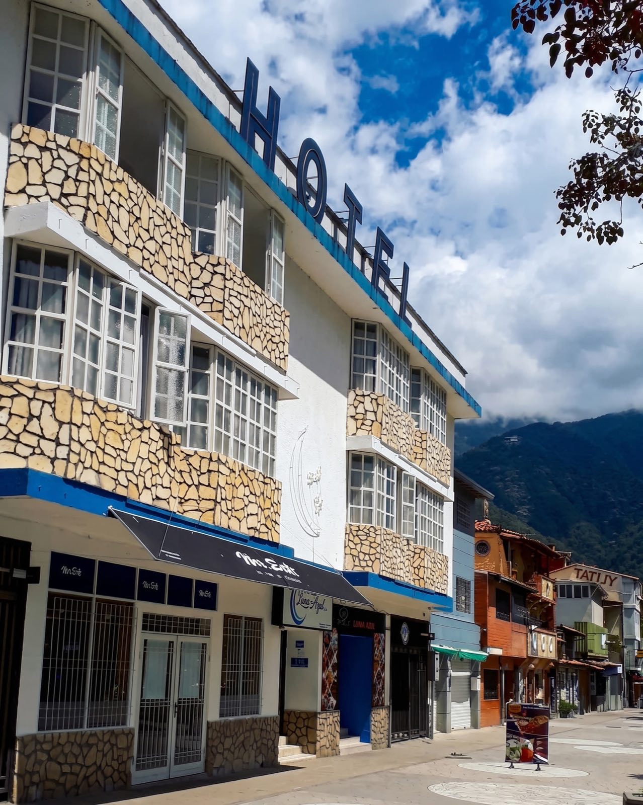 Bulevar de Mérida junto al hotel